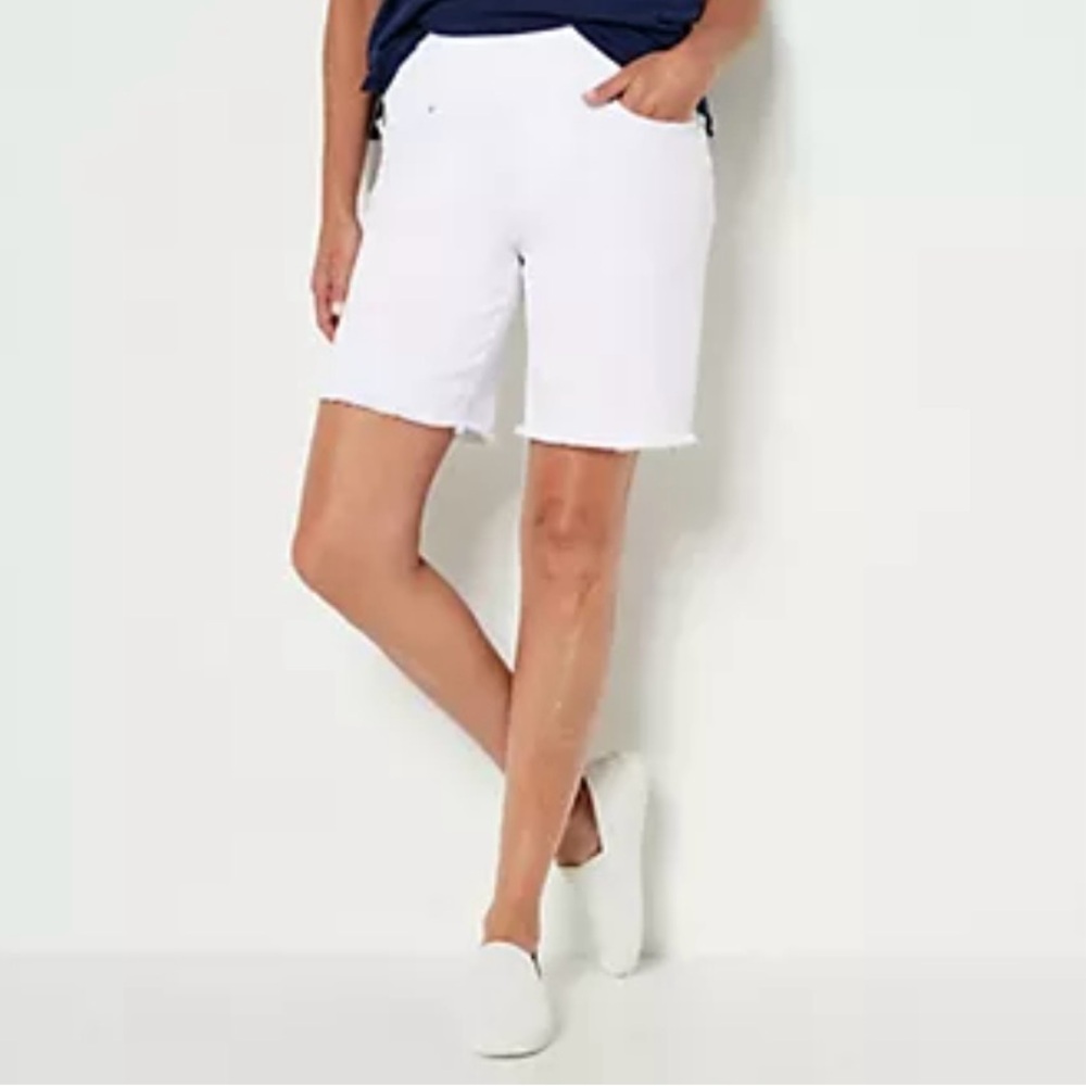 Belle by Kim Gravel TripleLuxe Twill 8" Shorts